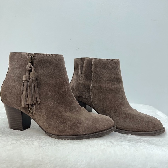 Vionic Madeline Suede Leather Ankle Boot Tassel Zip Weather Resistant Women’s 7 - Picture 1 of 10